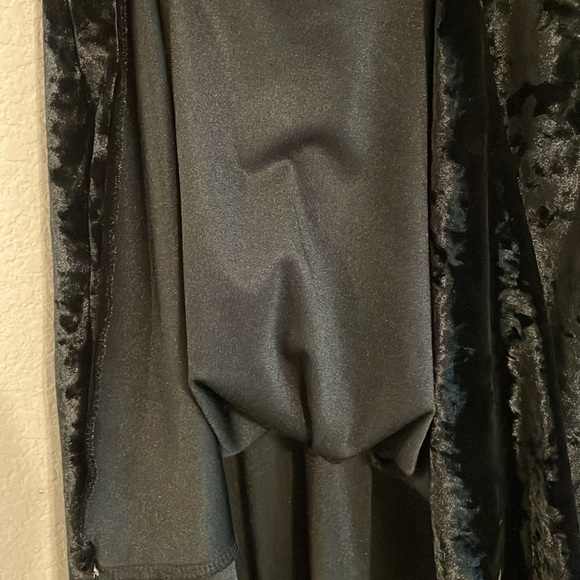 Who What Wear Women’s Midi Dress Small Black Crushed Velvet Ruffle Whimsigoth - Picture 8 of 15